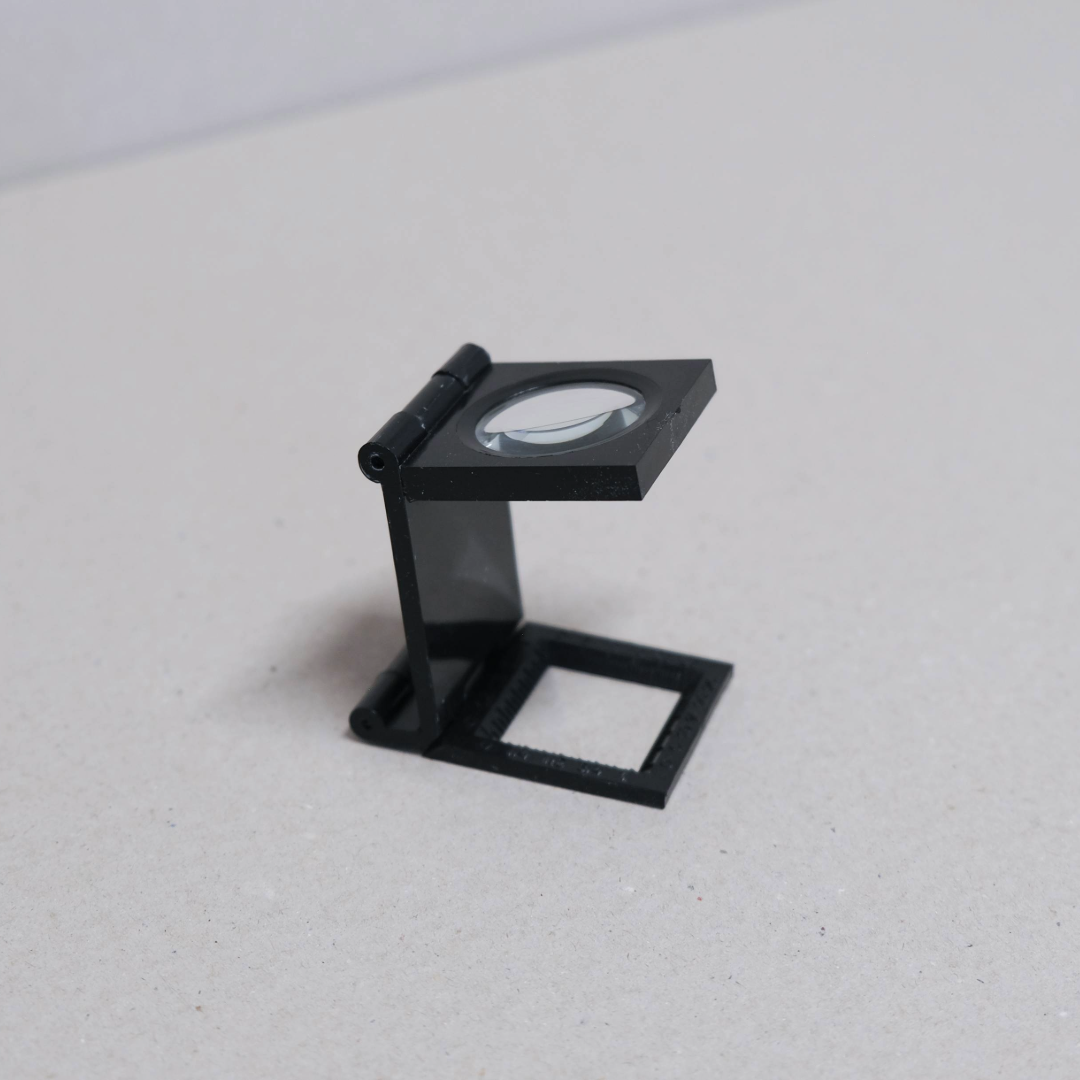 E.C. Lyons Folding Magnifier with 5x fixed focus magnification