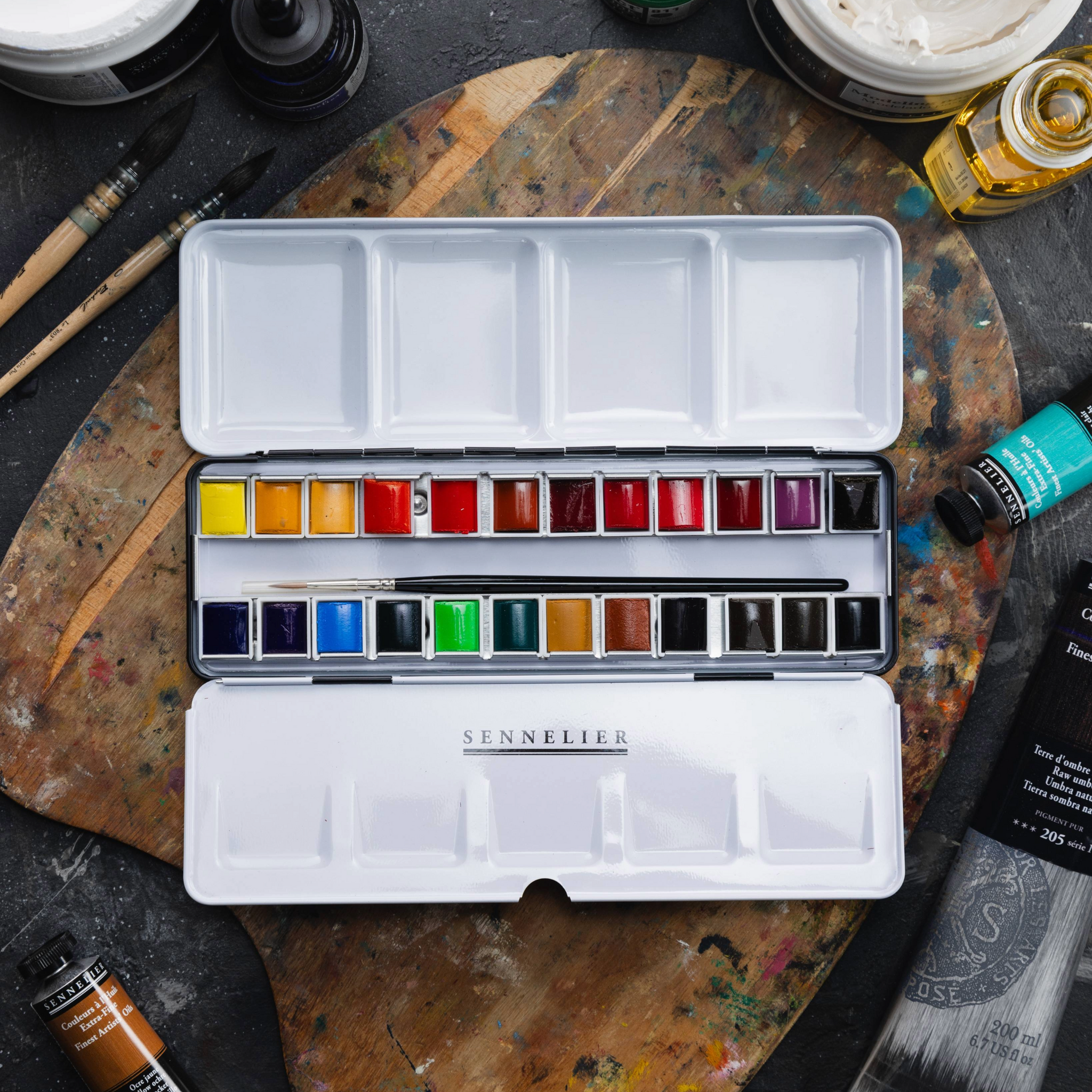 Sennelier La Petite Watercolour Set of 16 Half Pans – Melbourne Artists Sennelier La Petite Watercolour Set of 16 Half Pans – Melbourne Artists